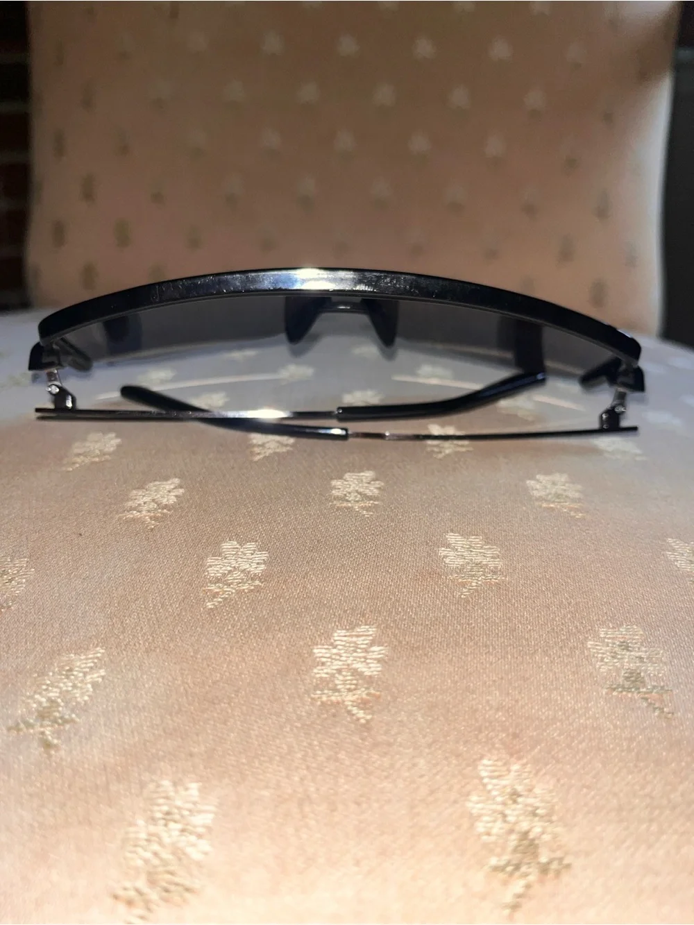 Guess Metal Shield Sunglasses excellent condition